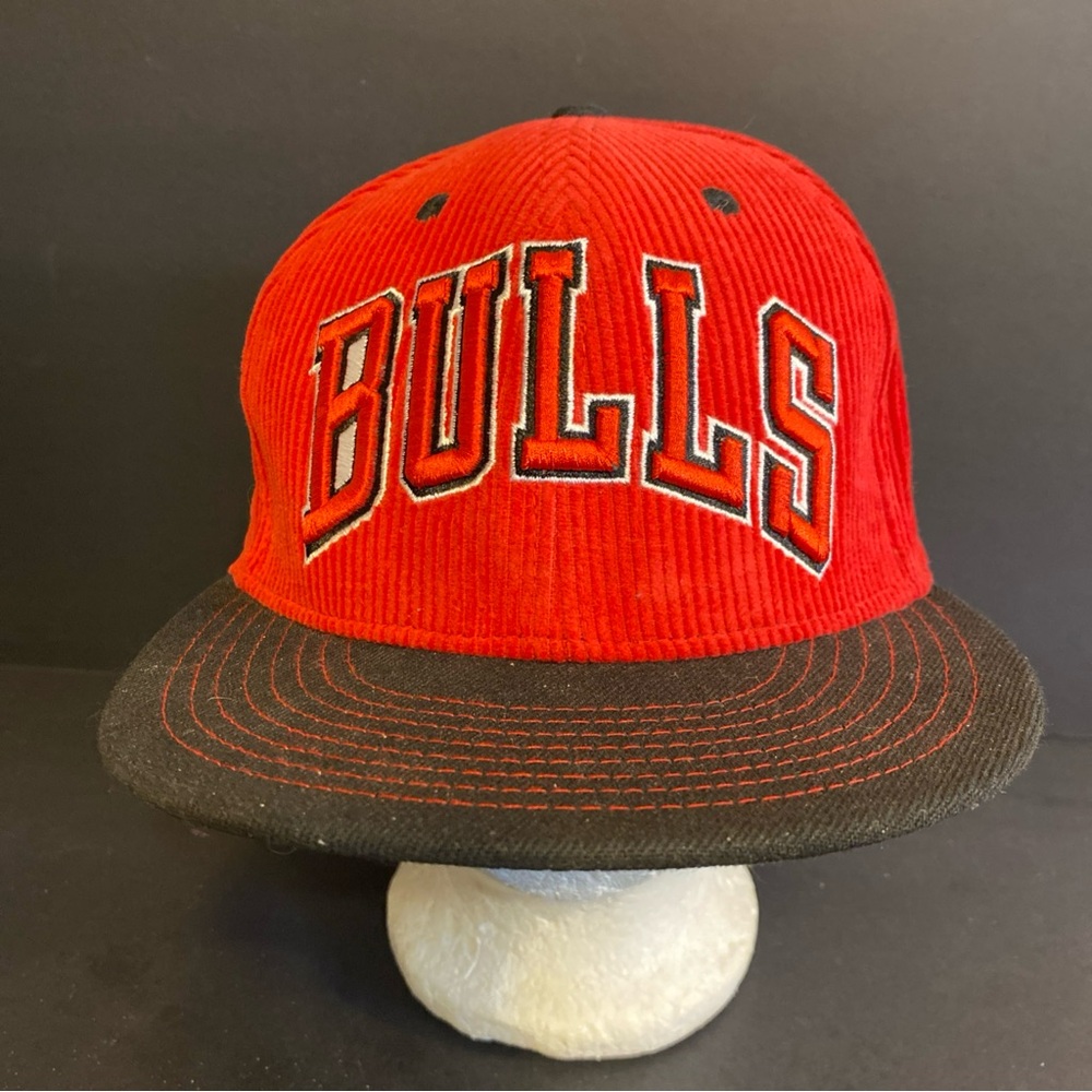 Ultra‎ Game NBA Chicago Bulls Snap Back Red Corduroy Hat